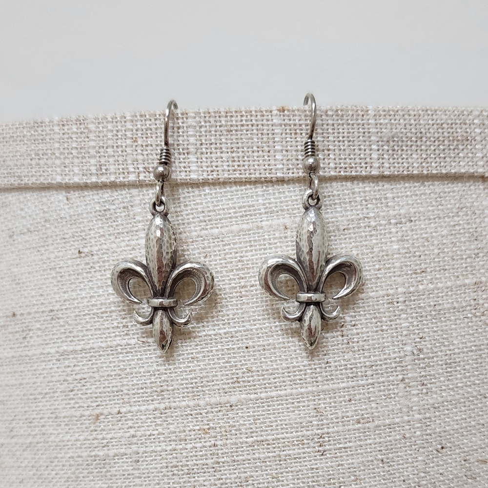 Fleur-de-lis earrings